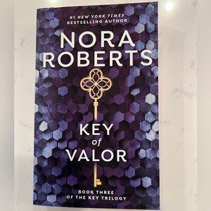 NWT Key of Valor Novel by Nora Roberts (Key Trilogy #3)